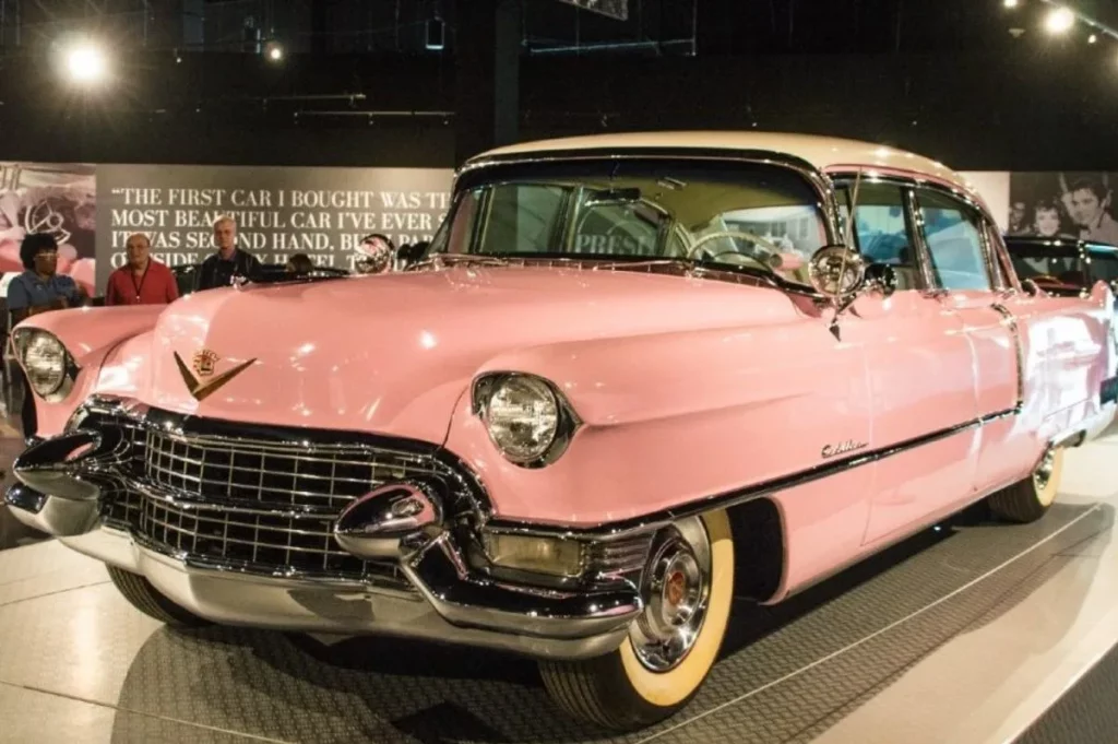 de roze cadillac van Elvis Presley