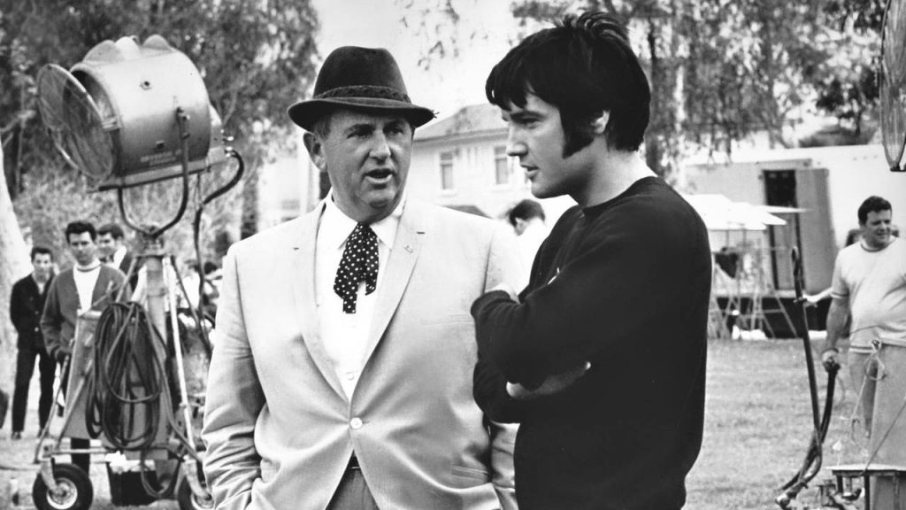 elvis presley met zijn manager tom parker